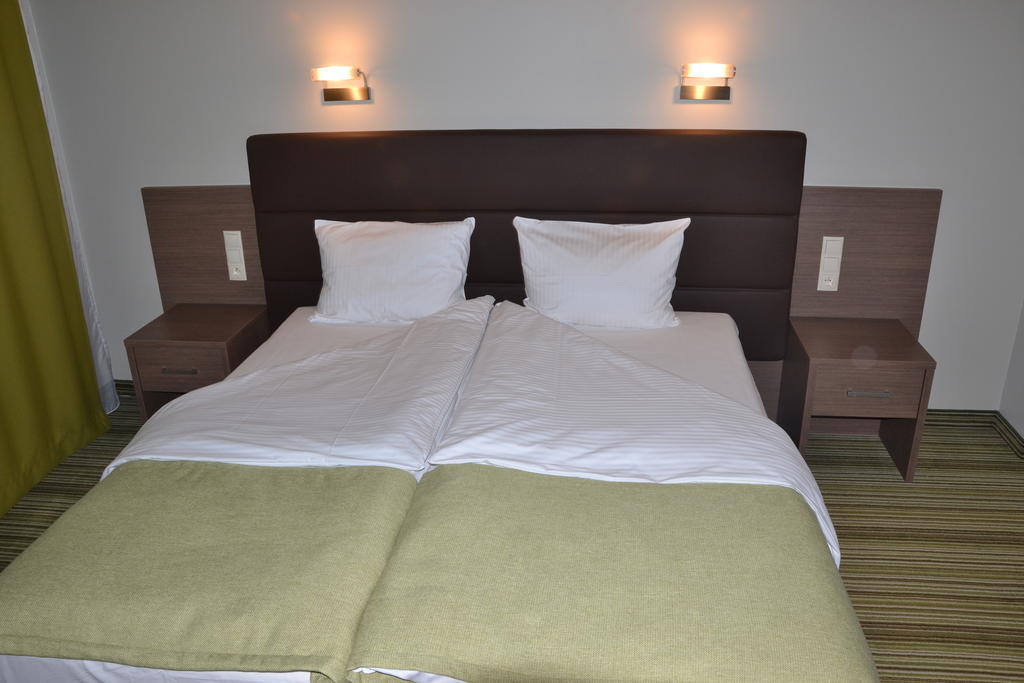 Hotel Pod Debem Tarnów Habitación foto
